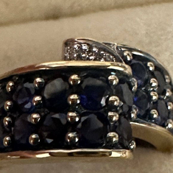 Sapphire Bypass Ring - Picture 4 of 9